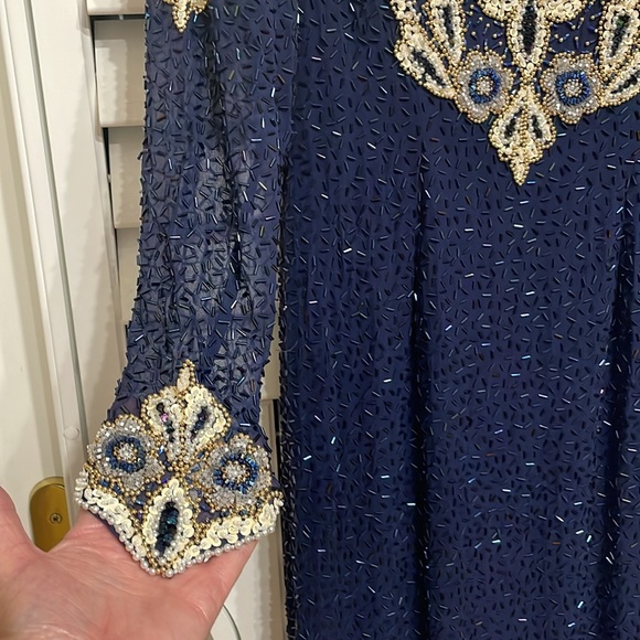 Landa 100% Silk Size 8 Navy Long Sleeve Sequined Gown - Picture 5 of 9